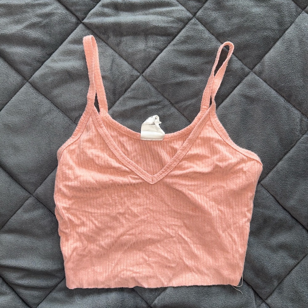 V-neck cropped pink tank